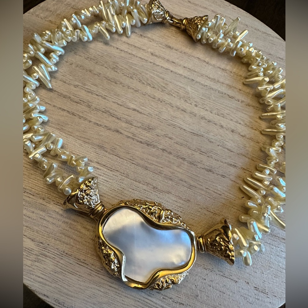 Vintage Napier Necklace Textured Pearls and Mother of Pearl